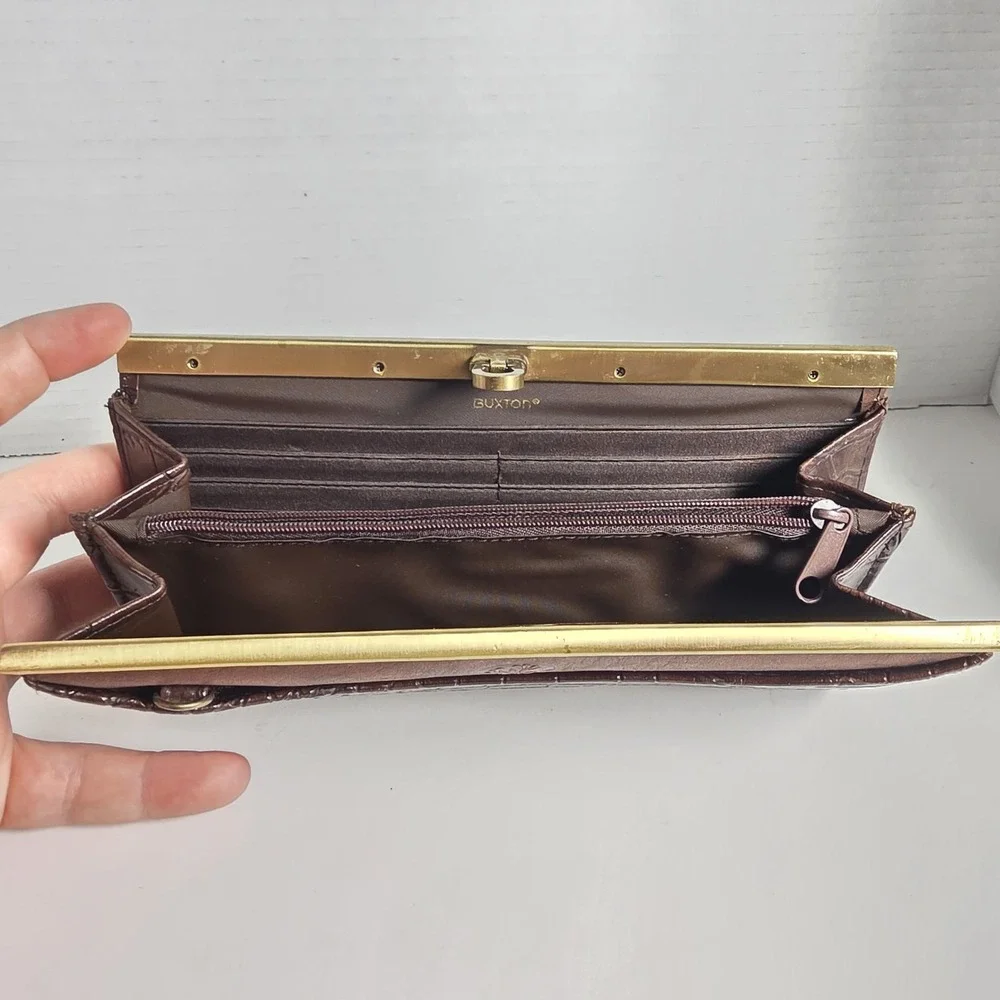 Buxton Designer‎ Brown Croc Bronze Metal Slide Lock Accordion Clutch Wallet